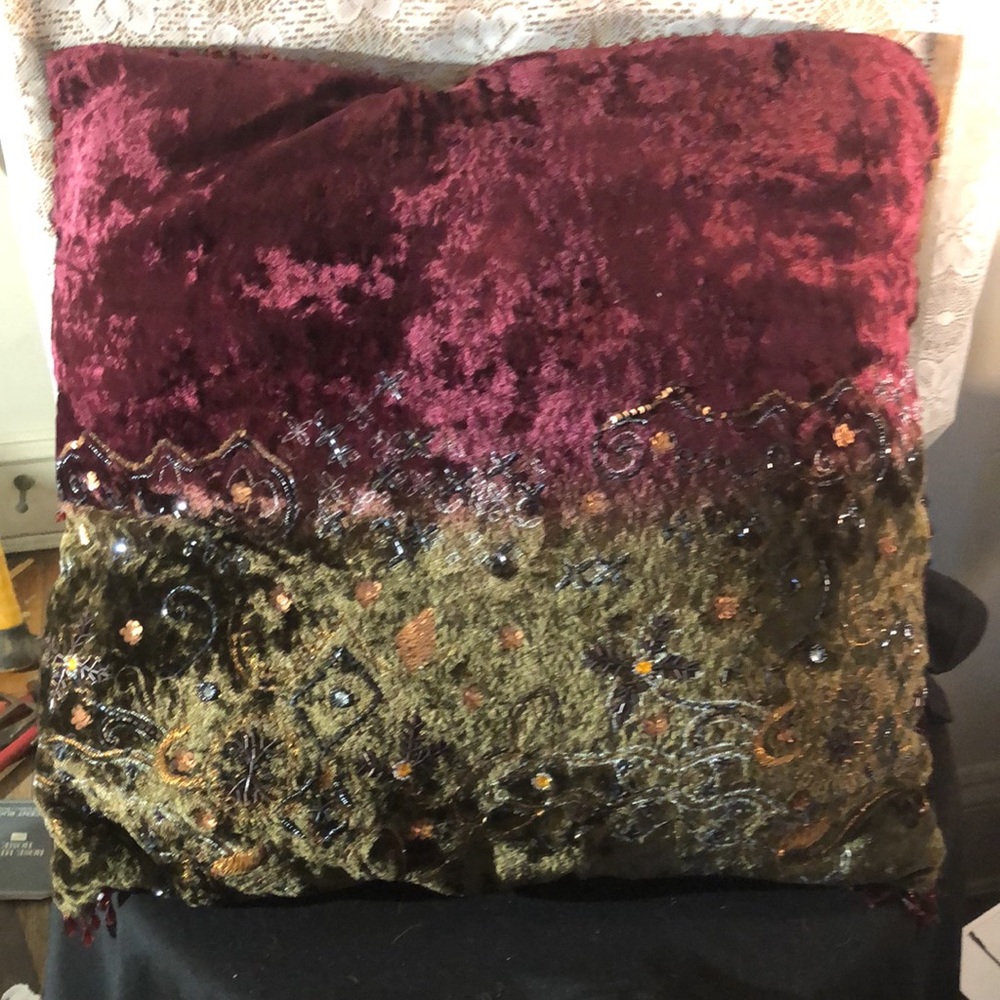 Pillow Velvet w/ romance Stone and Trimming
